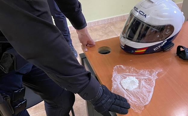 Sorprenden A Dos Hombres En Murcia Con Gramos De Coca Na Encima La